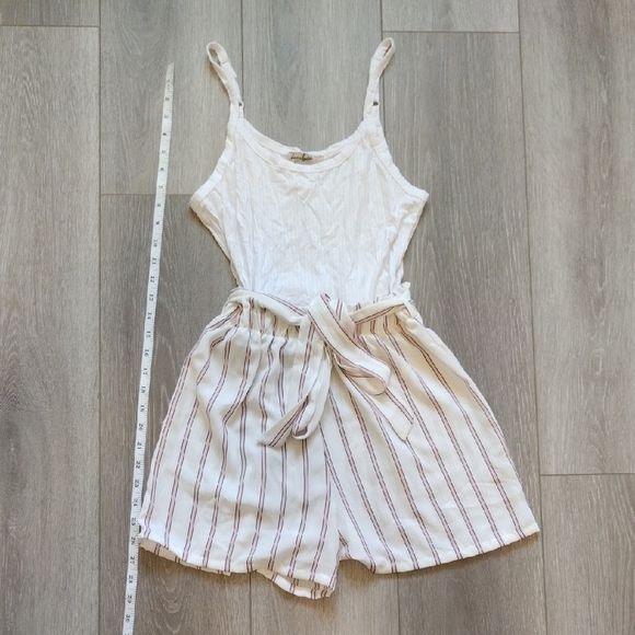 Love Squared High Waist White and Red Shorts - Picture 3 of 9